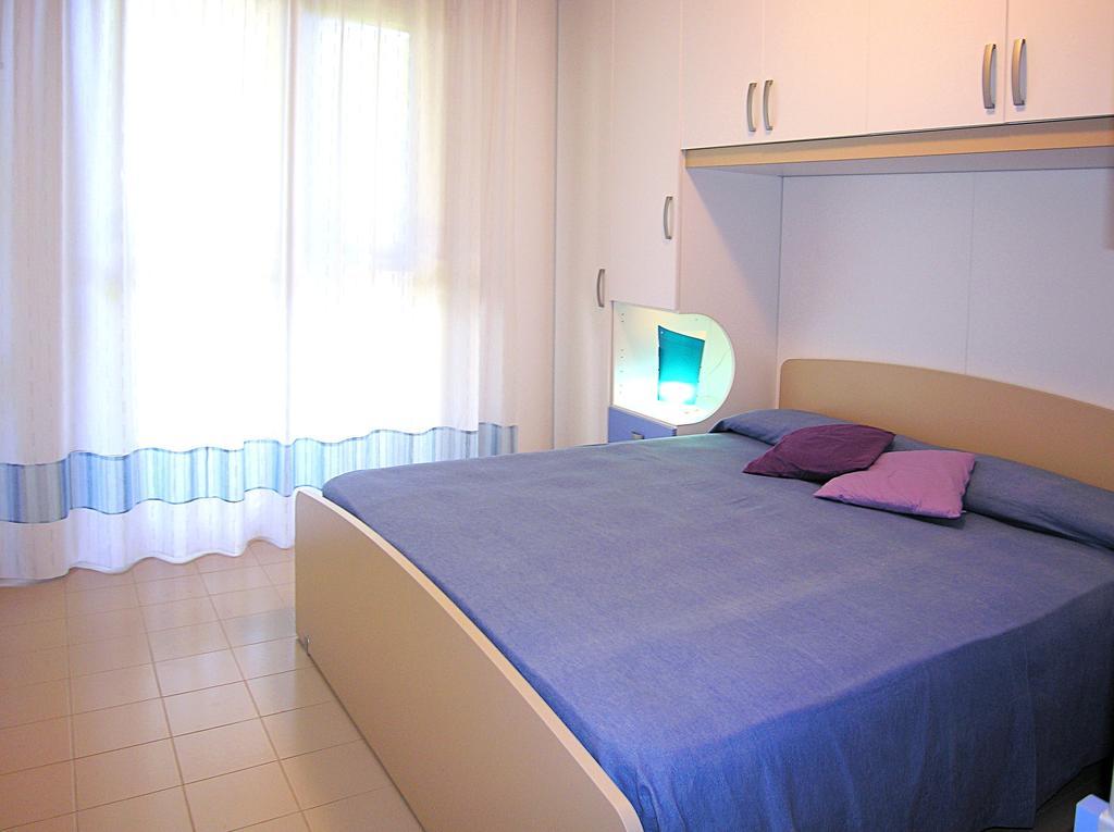 Apartment Gemini Con Piscina Bibione Cameră foto