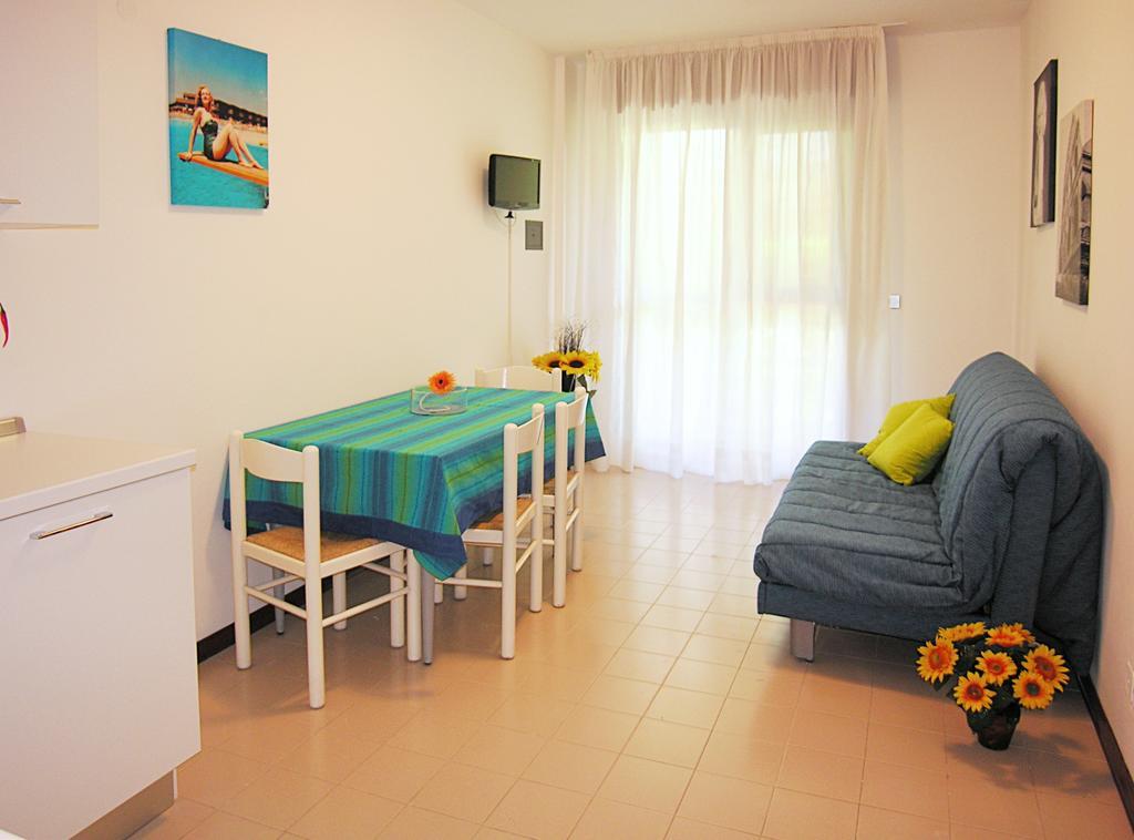 Apartment Gemini Con Piscina Bibione Cameră foto